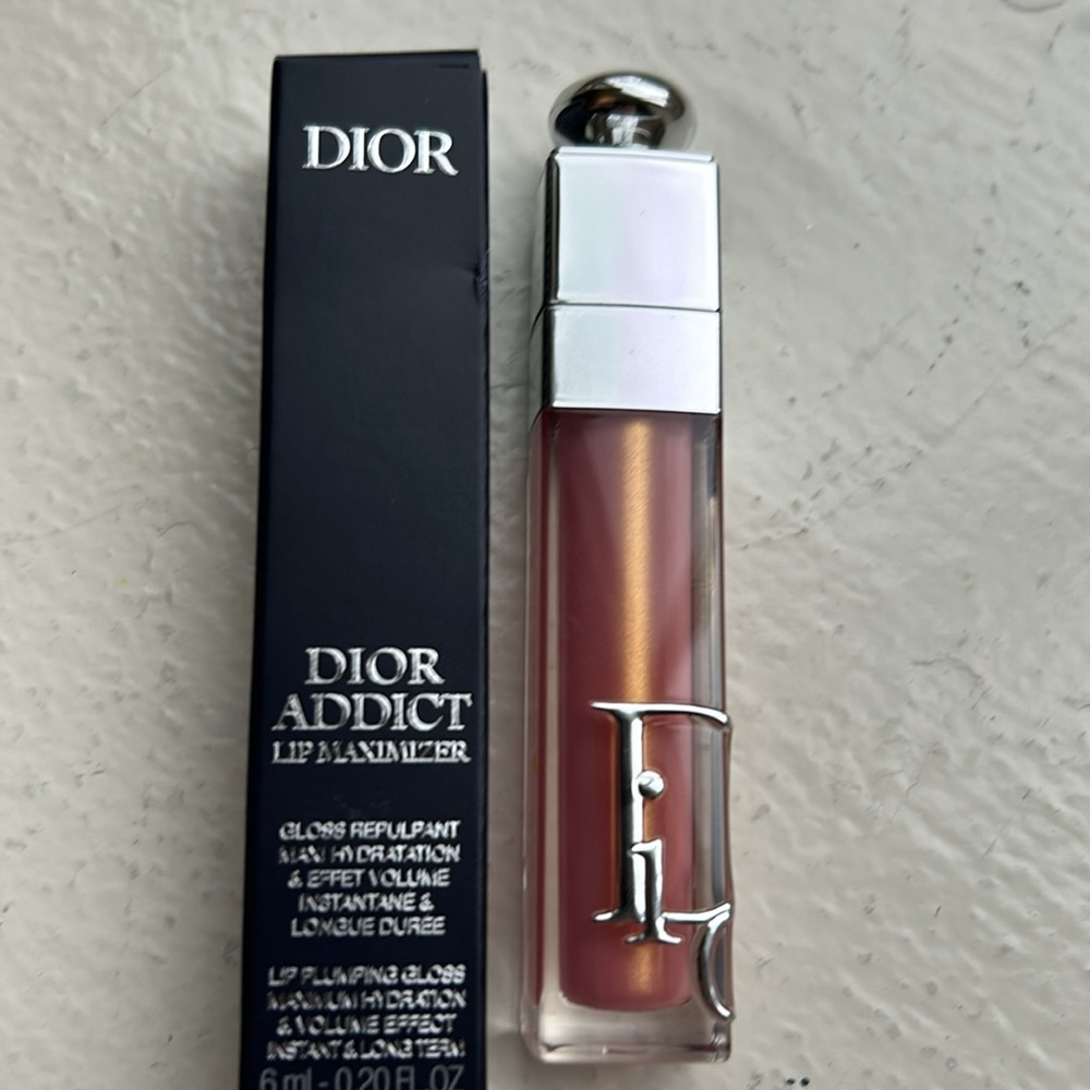 DIOR ADDICT #067 LIP MAXIMIZER  new .